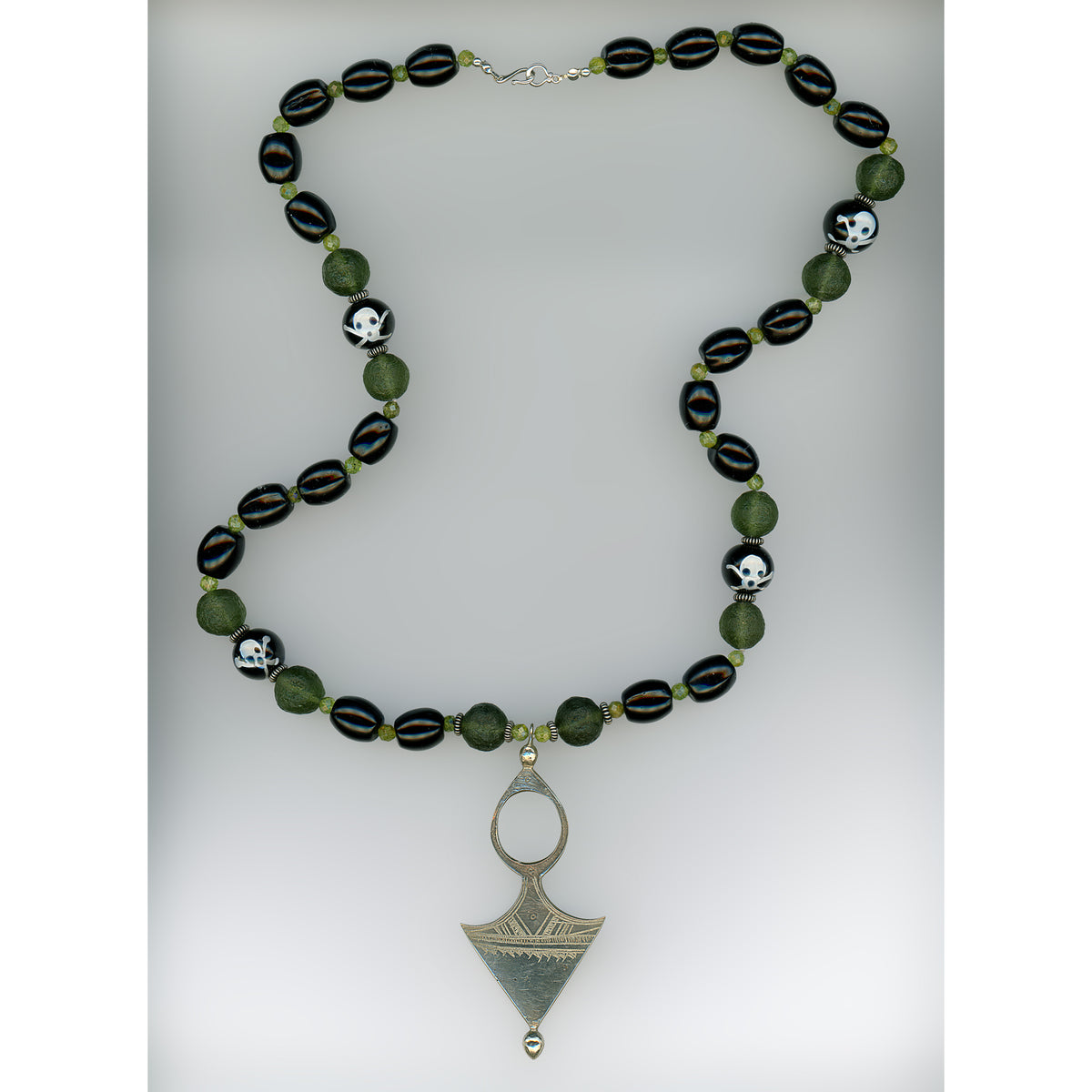 Vizir — Tuareg Coin-Silver Pendant, Skull ☠ Cross-Bone Beads